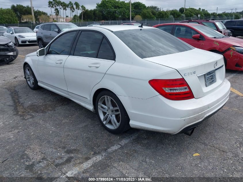 2013 MERCEDES-BENZ C 250 SPORT/LUXURY WDDGF4HB8DA852676