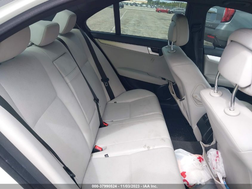 2013 MERCEDES-BENZ C 250 SPORT/LUXURY WDDGF4HB8DA852676