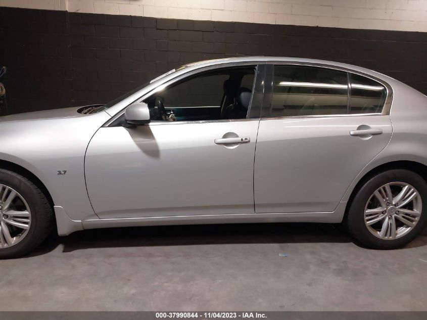 2015 INFINITI Q40 JN1CV6AR5FM520228
