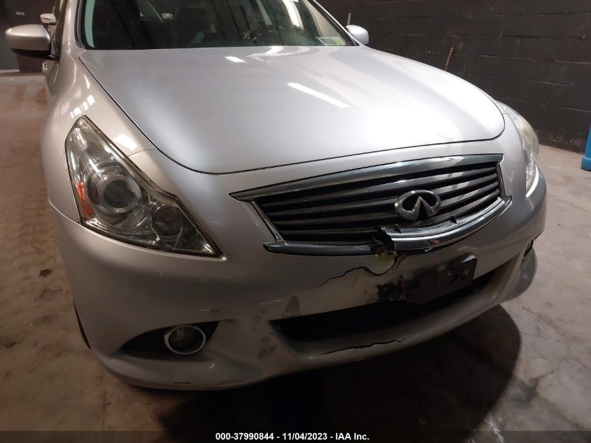 2015 INFINITI Q40 JN1CV6AR5FM520228