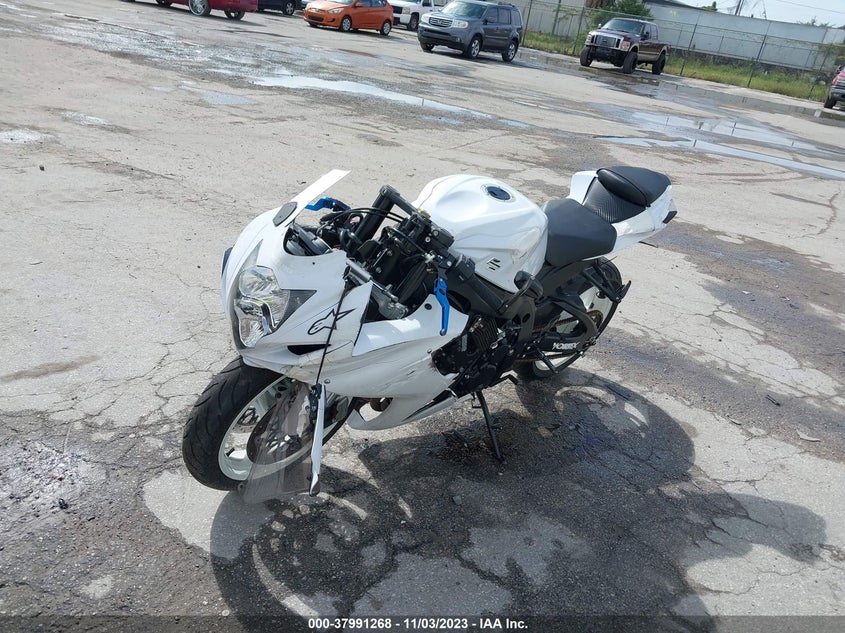 VIN JS1GN7FA5K7100575 2019 SUZUKI GSX-R600