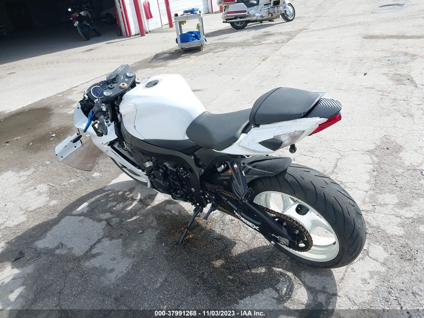 VIN JS1GN7FA5K7100575 2019 SUZUKI GSX-R600