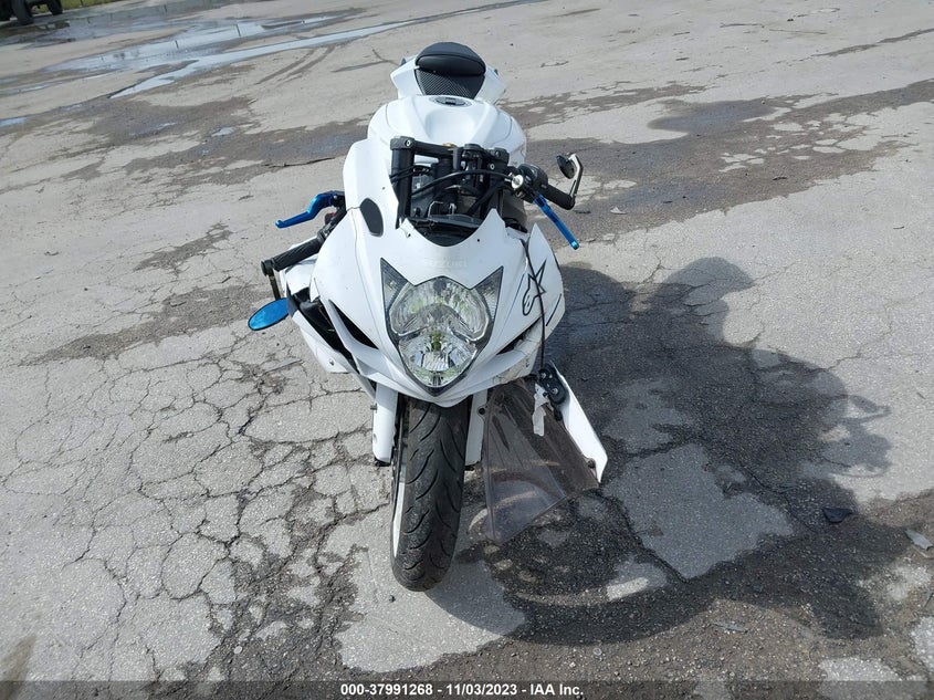 VIN JS1GN7FA5K7100575 2019 SUZUKI GSX-R600
