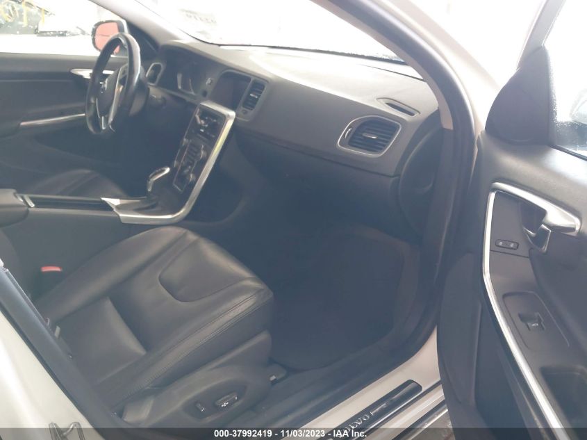 2014 VOLVO S60 T5/T5 PLATINUM - YV1612FS1E2278035