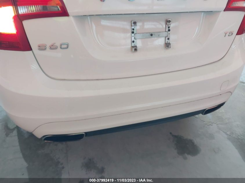 2014 VOLVO S60 T5/T5 PLATINUM - YV1612FS1E2278035