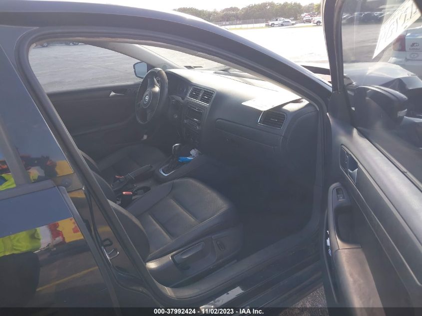 2014 VOLKSWAGEN JETTA 1.8T SE - 3VWD17AJ5EM406629