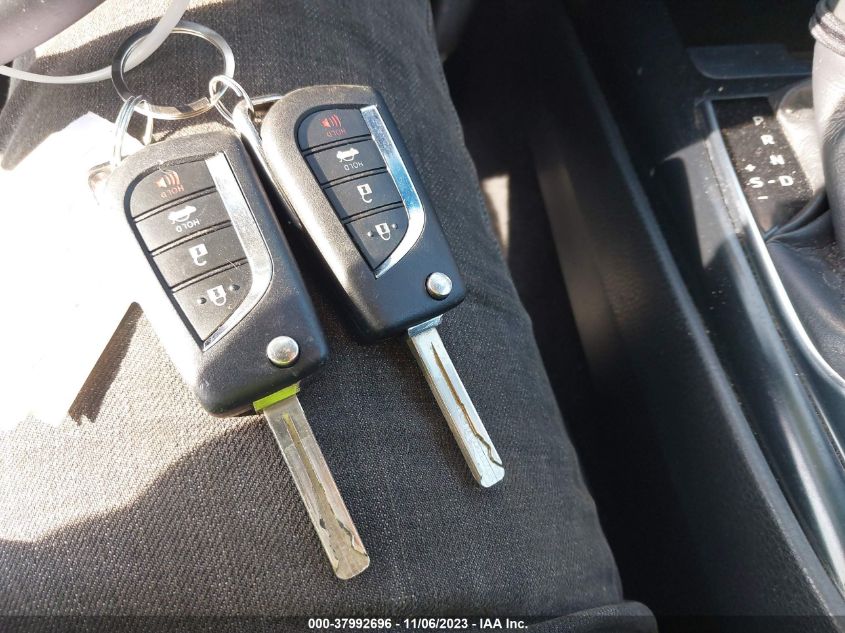 2019 TOYOTA CAMRY SE - 4T1B11HK7KU801582