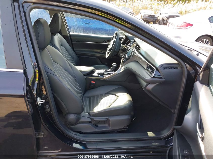 2019 TOYOTA CAMRY SE - 4T1B11HK7KU801582
