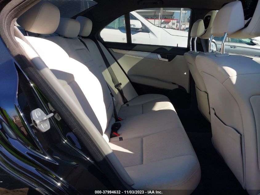 2014 MERCEDES-BENZ C 250 LUXURY/SPORT WDDGF4HB7EA939454