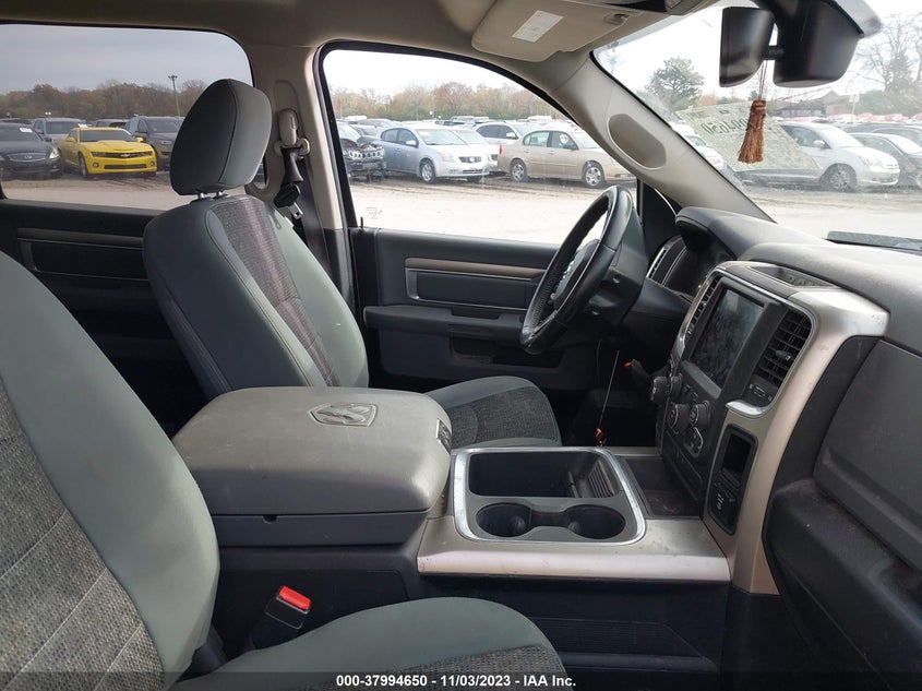 VIN 1C6RR7LG7JS277868 2018 RAM 1500 SLT