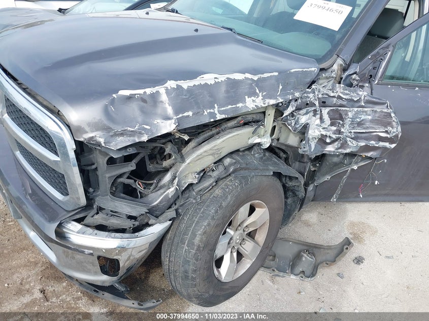 VIN 1C6RR7LG7JS277868 2018 RAM 1500 SLT