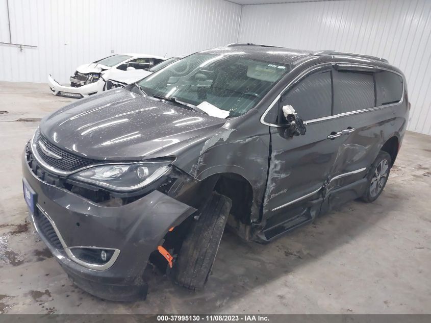 2C4RC1GG8KR613855 2019 CHRYSLER PACIFICA, photo no. 2