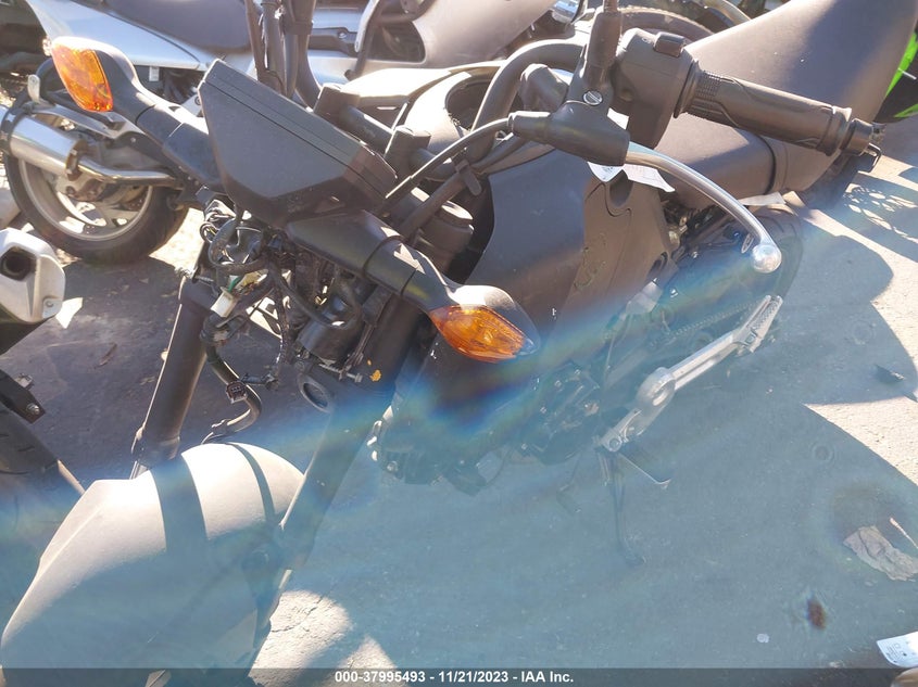 VIN MLHJC9216R5201047 2024 HONDA GROM 125