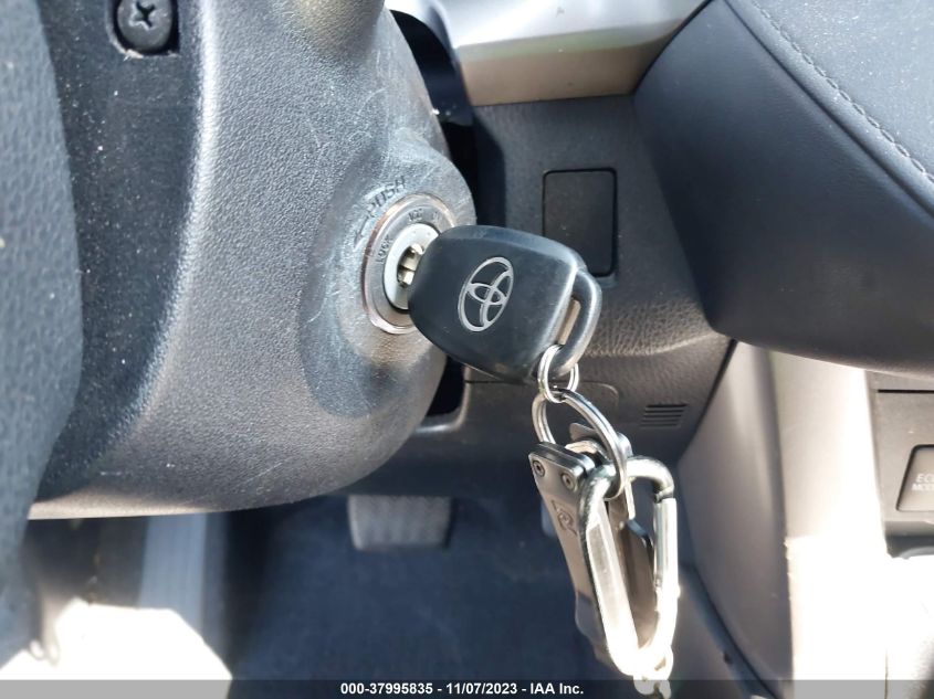 2018 TOYOTA RAV4 LE - JTMZFREV0JJ206865