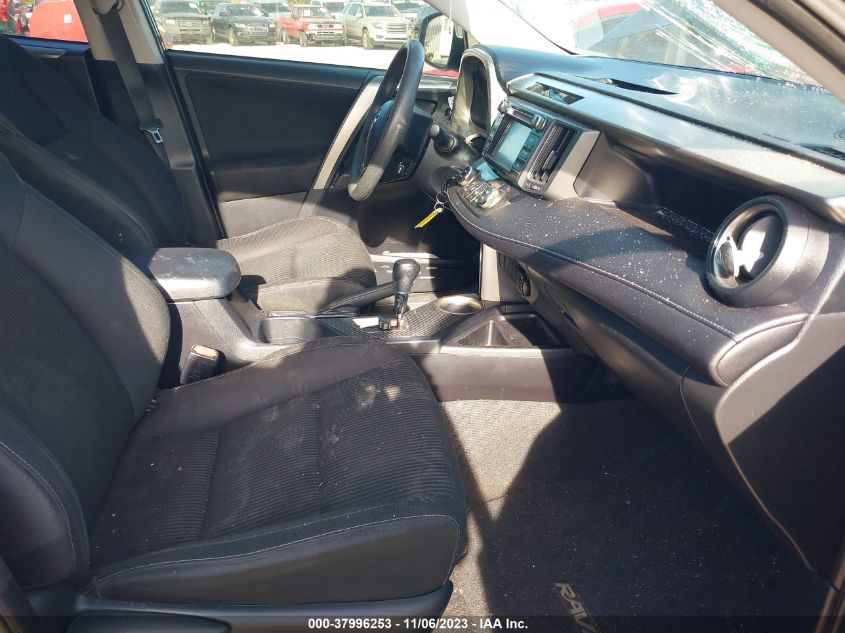 2015 TOYOTA RAV4 XLE - JTMWFREVXFD049953