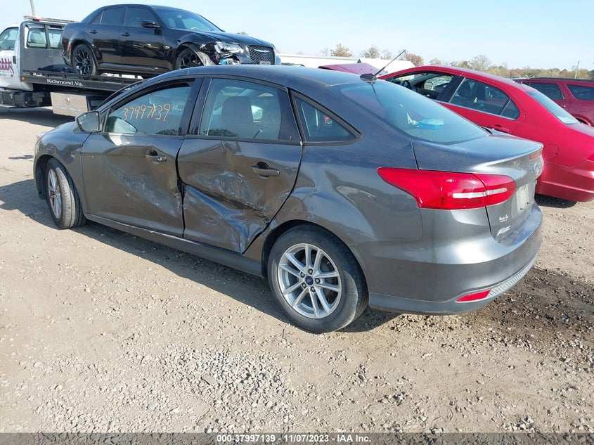 VIN 1FADP3F28JL300351 2018 FORD FOCUS SE