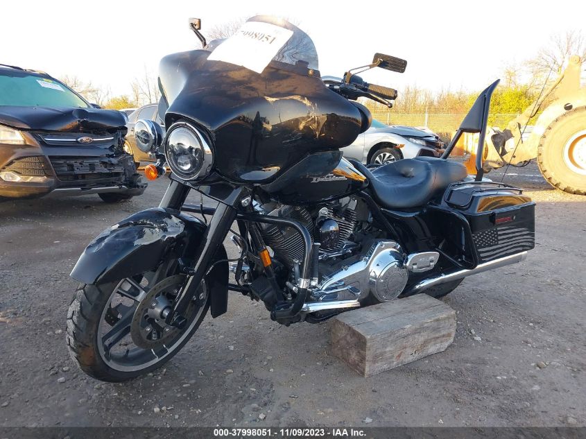 2008 HARLEY-DAVIDSON FLHX - 1HD1KB4138Y615196