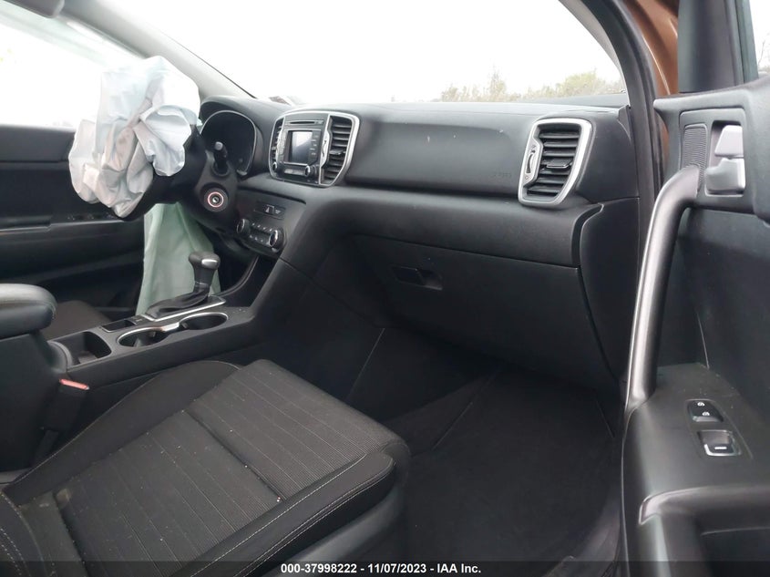 VIN KNDPMCAC0J7303558 2018 KIA SPORTAGE LX
