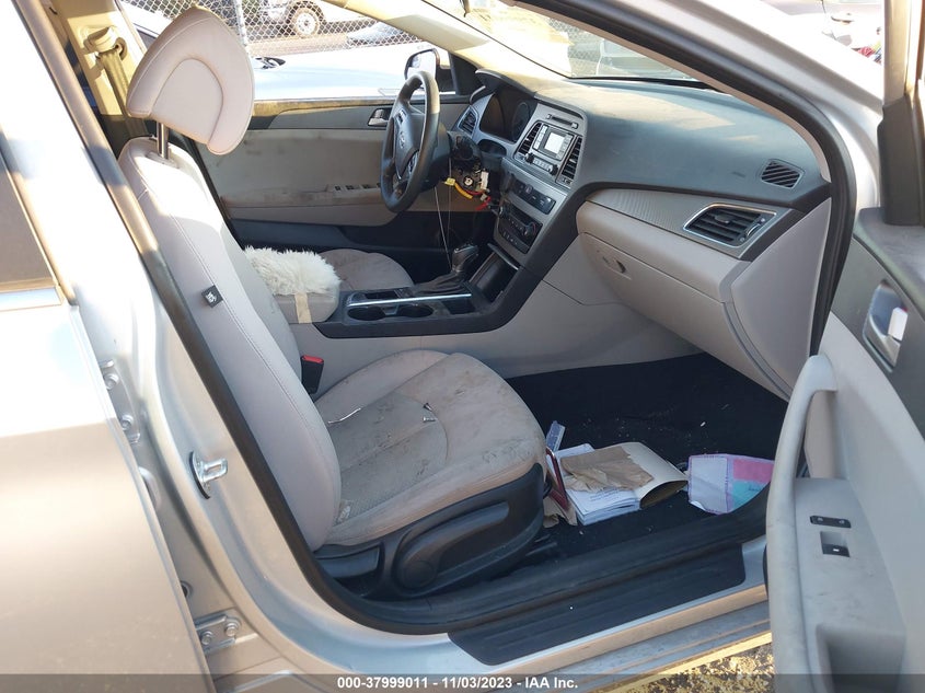 VIN 5NPE24AFXHH561461 2017 HYUNDAI SONATA SE