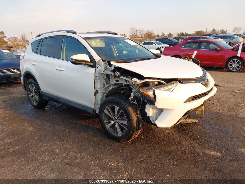 VIN 2T3WFREV7JW491309 2018 TOYOTA RAV4 XLE
