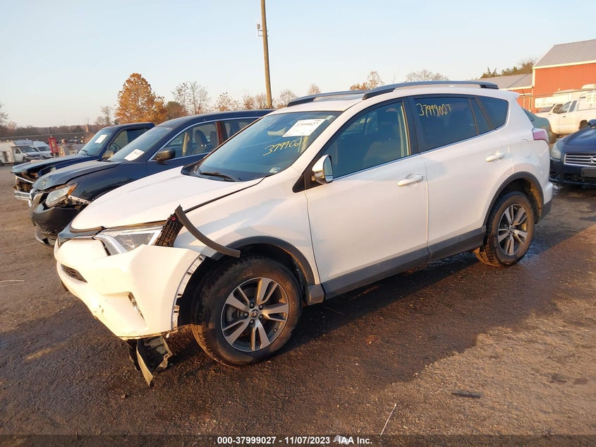 VIN 2T3WFREV7JW491309 2018 TOYOTA RAV4 XLE