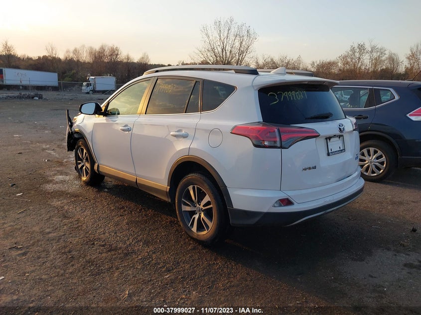 VIN 2T3WFREV7JW491309 2018 TOYOTA RAV4 XLE