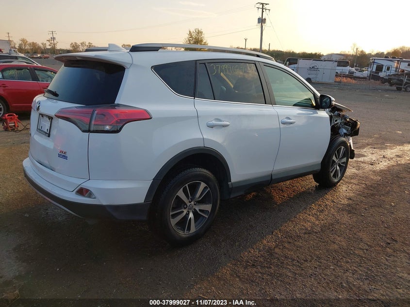 VIN 2T3WFREV7JW491309 2018 TOYOTA RAV4 XLE