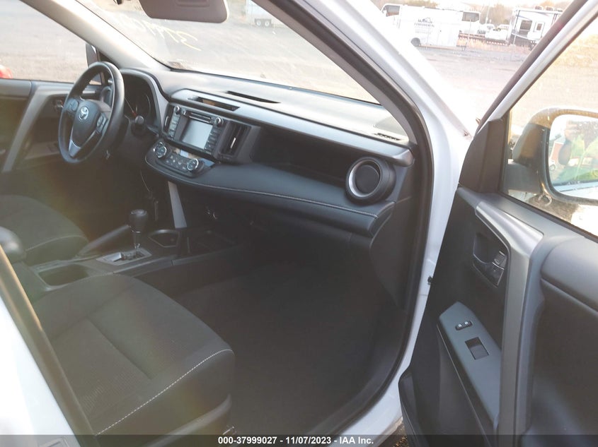 VIN 2T3WFREV7JW491309 2018 TOYOTA RAV4 XLE