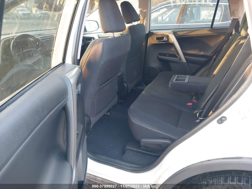 VIN 2T3WFREV7JW491309 2018 TOYOTA RAV4 XLE