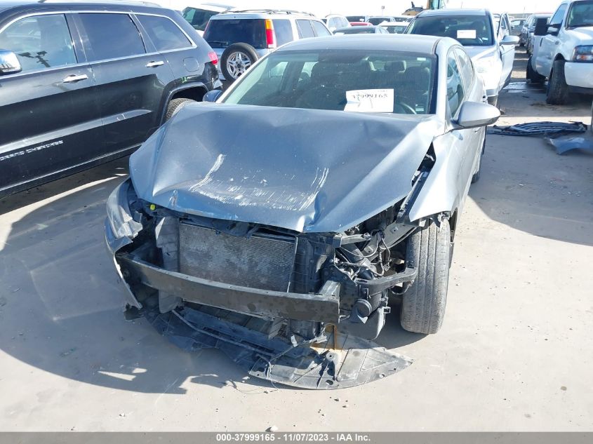 2017 HYUNDAI ELANTRA SE - KMHD74LF8HU397087