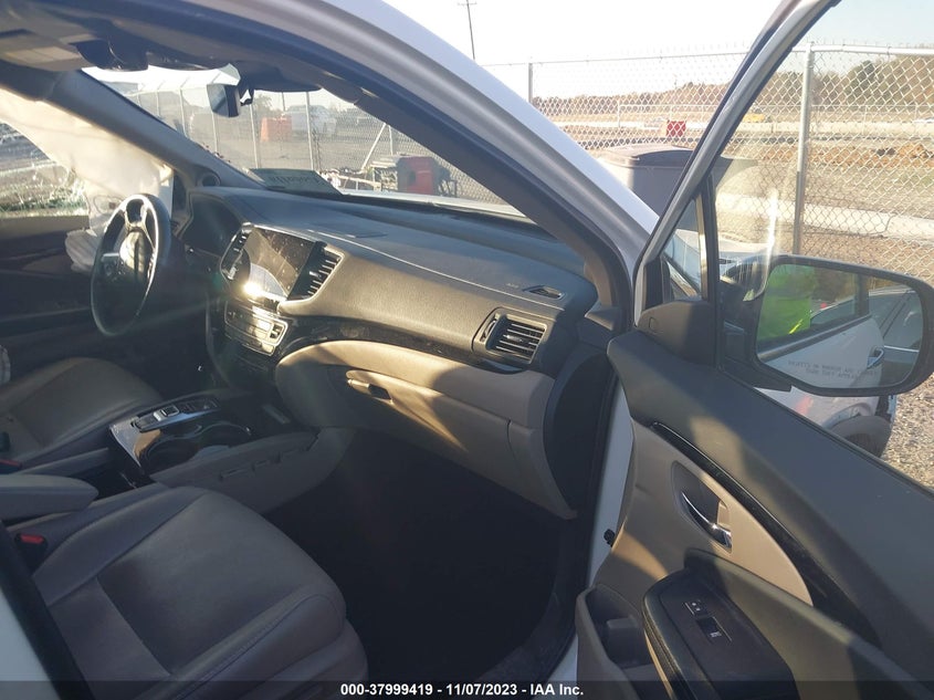 VIN 5FNYF6H06KB004180 2019 HONDA PILOT ELITE