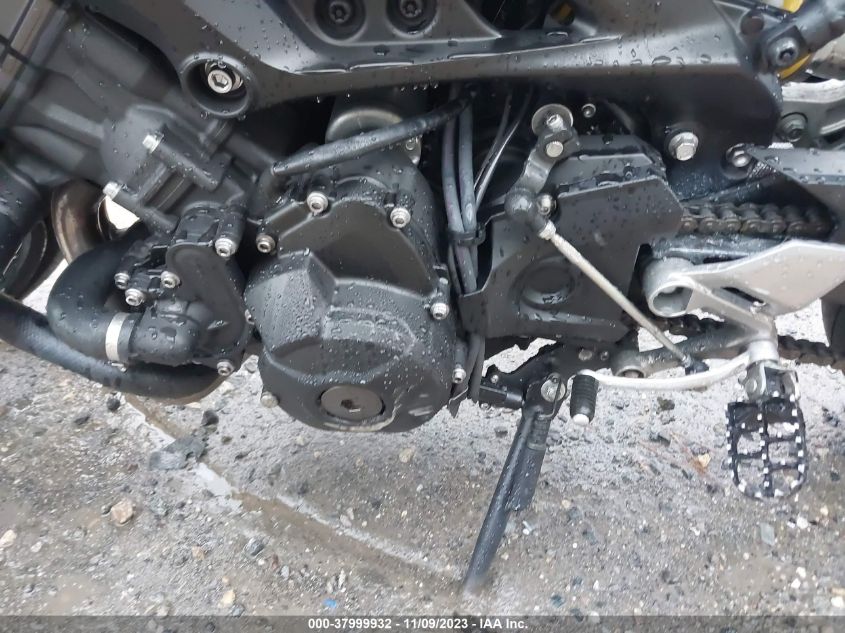 2015 YAMAHA FZ09 JYARN33E4FA006173
