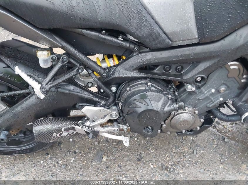 2015 YAMAHA FZ09 JYARN33E4FA006173