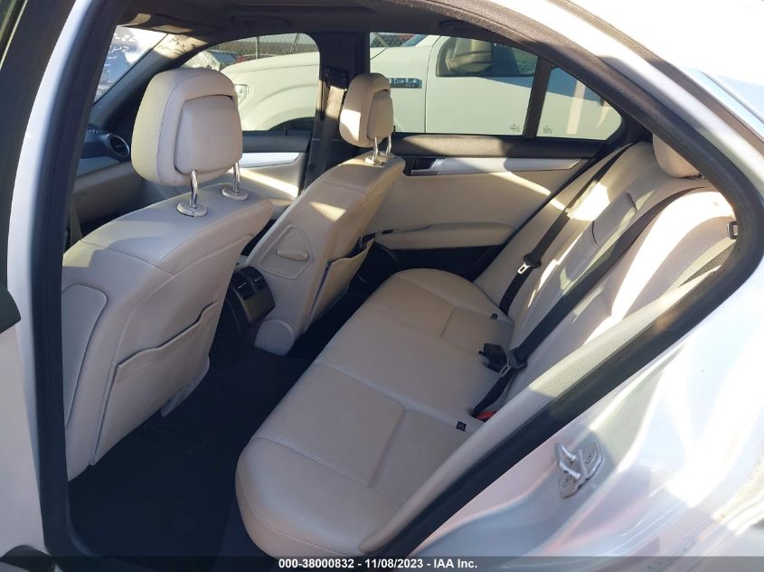 2013 MERCEDES-BENZ C 250 SPORT/LUXURY WDDGF4HB2DR295104