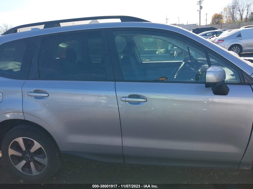 VIN JF2SJAEC1JH402290 2018 SUBARU FORESTER 2.5I PREMIUM