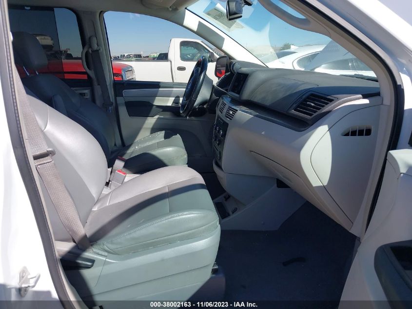 2013 VOLKSWAGEN ROUTAN SE W/RSE & NAVIGATION 2C4RVABG0DR725022