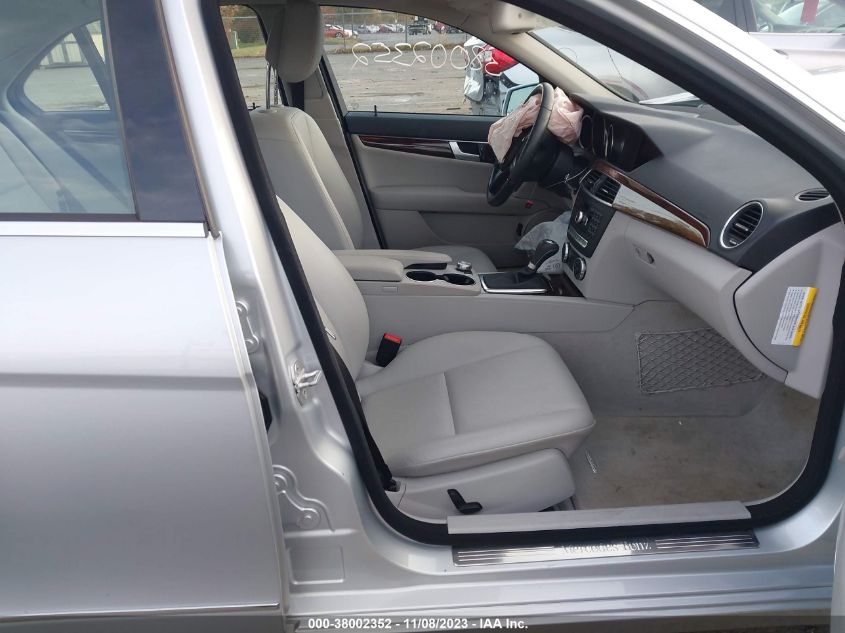 2013 MERCEDES-BENZ C 300 LUXURY 4MATIC - WDDGF8AB7DAH30654