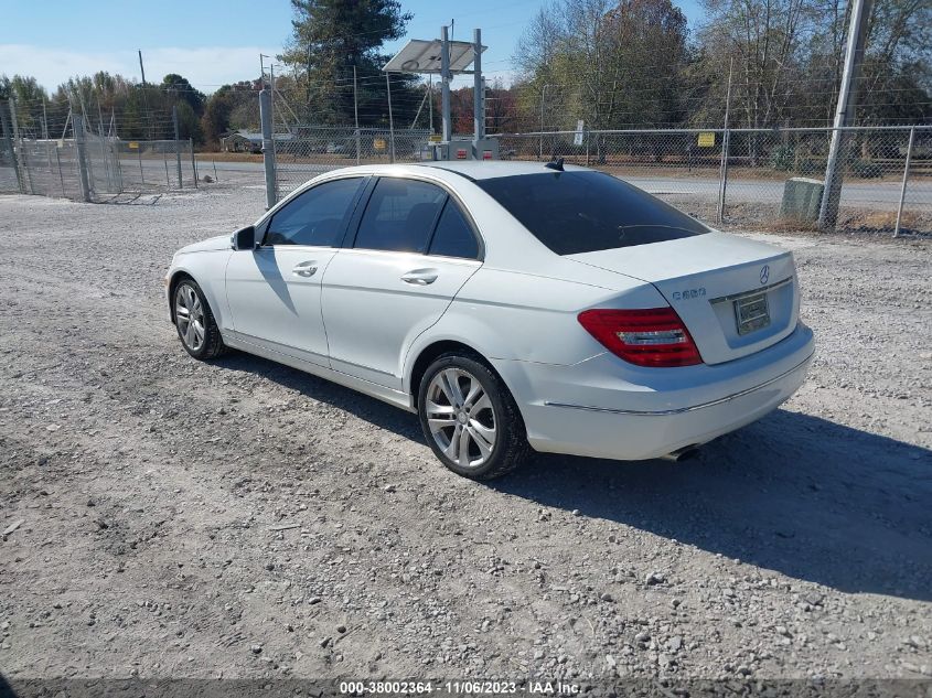2013 MERCEDES-BENZ C 250 LUXURY/SPORT WDDGF4HB8DR262849