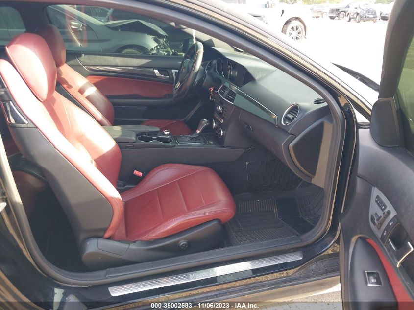 2013 MERCEDES-BENZ C 250 WDDGJ4HB5DF959136