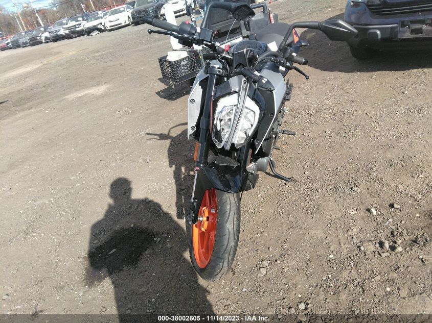 2022 KTM 390 DUKE MD2JPJ402NC256804