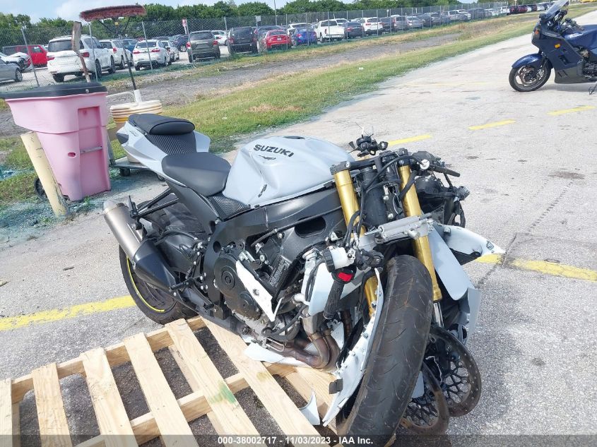 2022 SUZUKI GSX-R750 - JS1GR7MA5N7101558