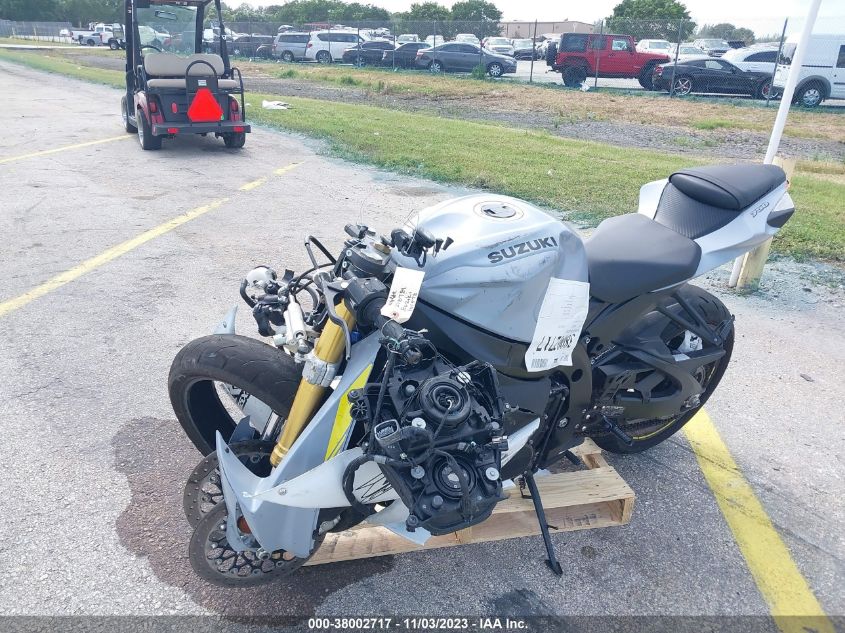 2022 SUZUKI GSX-R750 - JS1GR7MA5N7101558