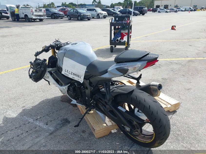 2022 SUZUKI GSX-R750 - JS1GR7MA5N7101558