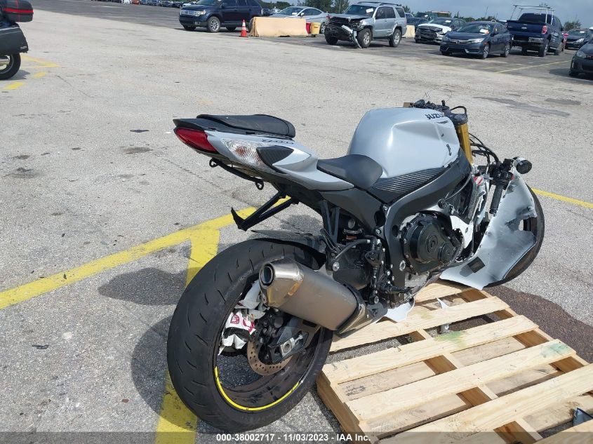 2022 SUZUKI GSX-R750 - JS1GR7MA5N7101558