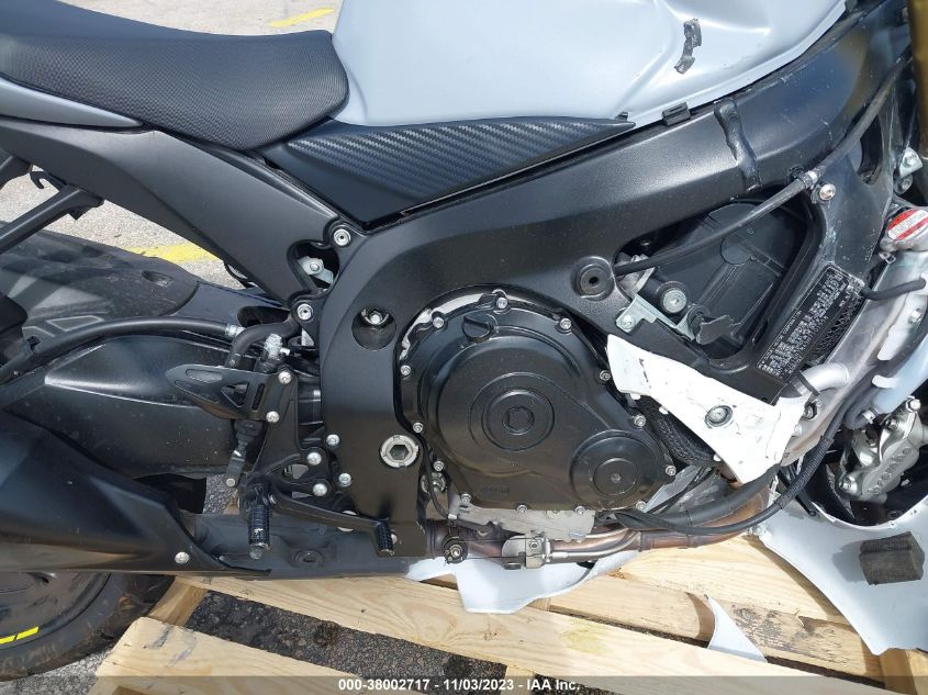 2022 SUZUKI GSX-R750 - JS1GR7MA5N7101558