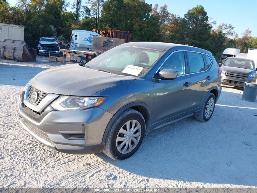 VIN KNMAT2MT2JP613628 2018 NISSAN ROGUE S/SV