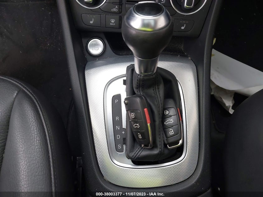 VIN WA1BCCFS4JR008037 2018 AUDI Q3 PREMIUM