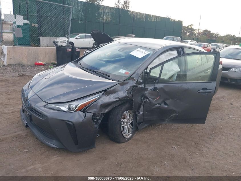 JTDKARFU1L3115813 Toyota Prius LE 2