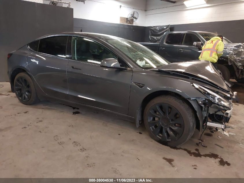 5YJ3E1EBXNF253303 | 2022 TESLA MODEL 3