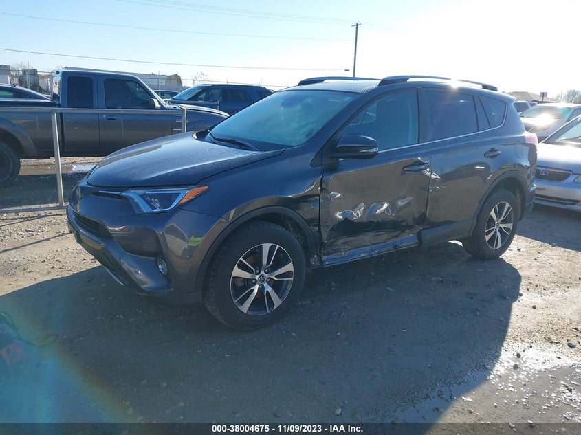 VIN 2T3RFREV2HW652088 2017 TOYOTA RAV4 XLE